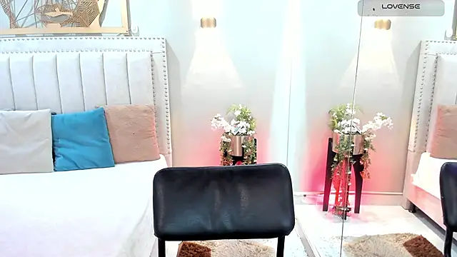  alaiasmile  online show from 04.27.26