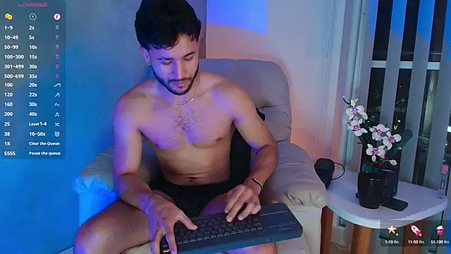 Valentinoford online show from 03.07.25