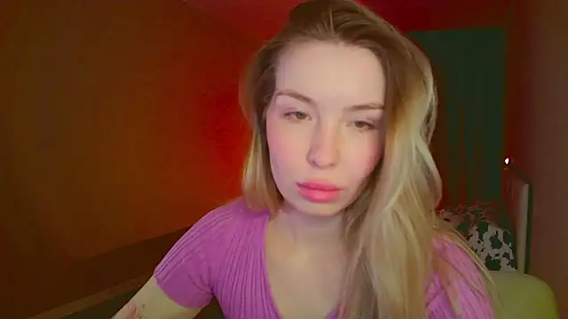 mia raspberrie online show from 02.24.25