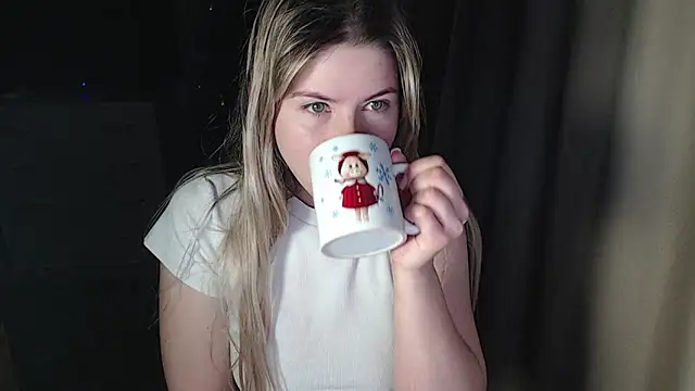 Snapshot of MelissaXKinky chatting on 12.19.24 MelissaXKinky online show from 12.19.24