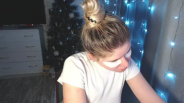 Snapshot of MelissaXKinky chatting on 01.03.25 MelissaXKinky online show from 01.03.25