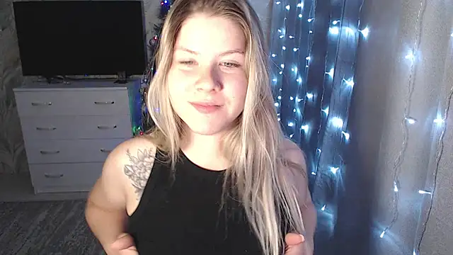 Snapshot of MelissaXKinky chatting on 01.10.25 MelissaXKinky online show from 01.10.25