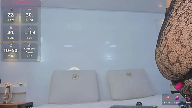 Snapshot of Dalia-Prada chatting on 06.10.26 Dalia-Prada online show from 06.10.26