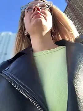 Teya moon  online show from 01.08.25