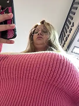 Teya moon  online show from 02.10.26