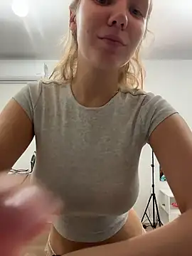 Snapshot of Ketitull chatting on 01.16.26 Ketitull online show from 01.16.26