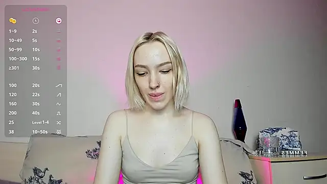 Snapshot of cheryl_mason chatting on 01.18.25 cheryl mason online show from 01.18.25