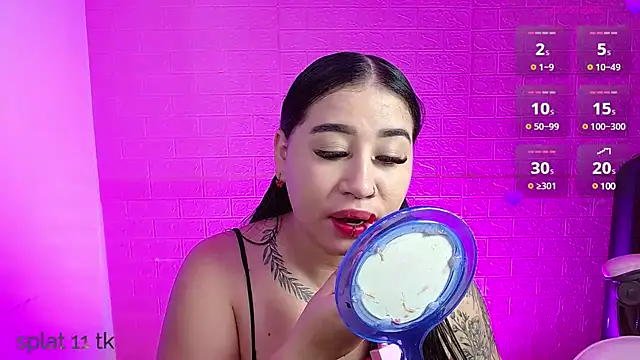 Snapshot of _hooly chatting on 01.24.25 hooly online show from 01.24.25