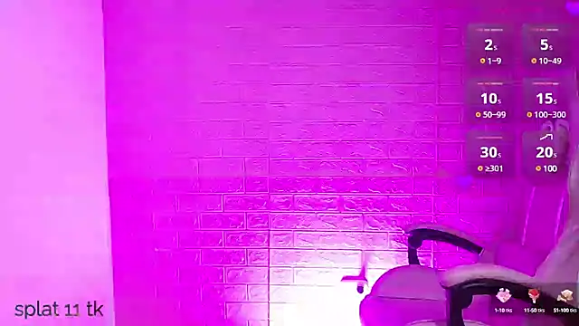 Snapshot of _hooly chatting on 02.01.25 hooly online show from 02.01.25