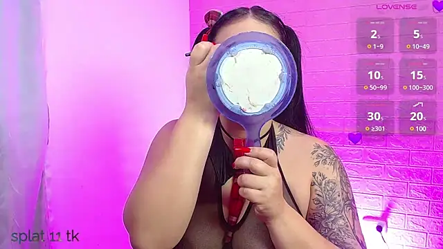 Snapshot of _hooly chatting on 02.07.25 hooly online show from 02.07.25