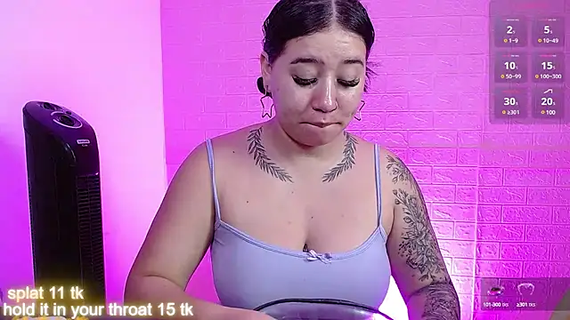 Snapshot of _hooly chatting on 02.25.25 hooly online show from 02.25.25