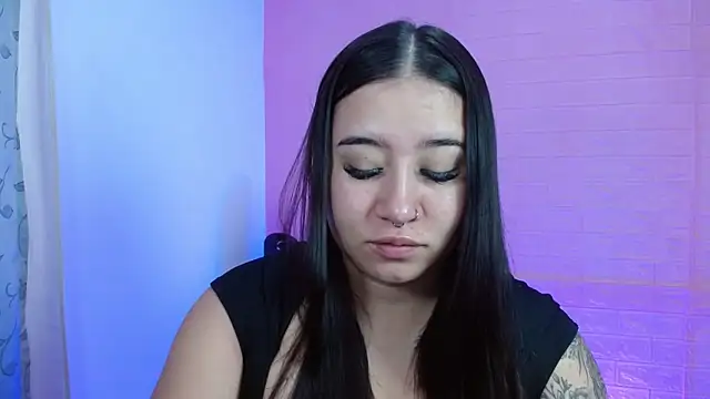 Snapshot of _hooly chatting on 11.11.25 hooly online show from 11.11.25