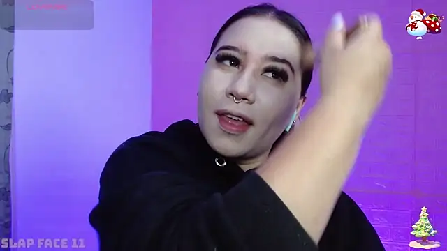 Snapshot of _hooly chatting on 12.20.25 hooly online show from 12.20.25