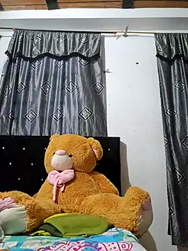 Snapshot of Sofia_Queen17 chatting on 01.05.25 Sofia Queen17 online show from 01.05.25