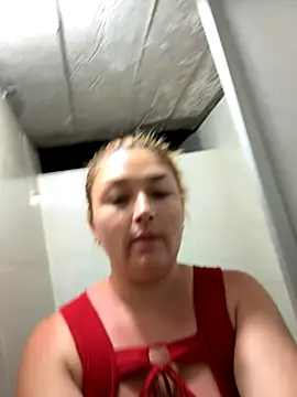 Snapshot of Sofia_Queen17 chatting on 10.15.25 Sofia Queen17 online show from 10.15.25