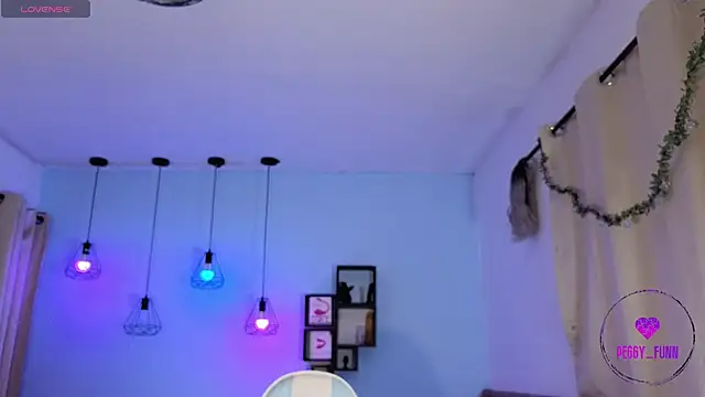 Snapshot of Peggy_Funn chatting on 12.30.24 Peggy Funn online show from 12.30.24