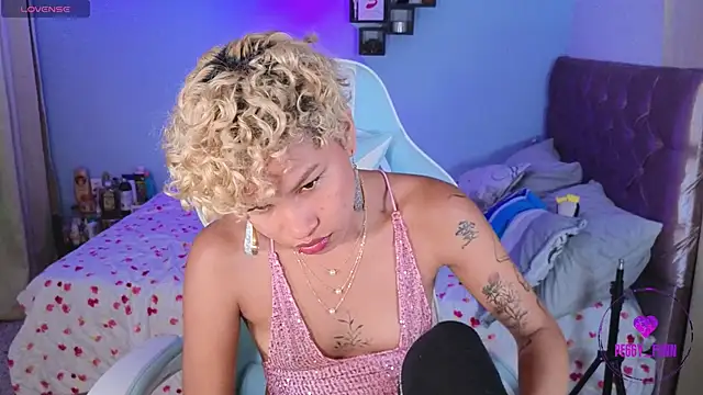 Snapshot of Peggy_Funn chatting on 01.04.25 Peggy Funn online show from 01.04.25