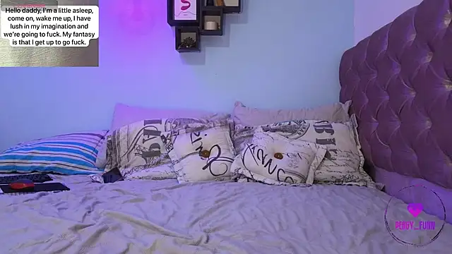 Snapshot of Peggy_Funn chatting on 01.07.25 Peggy Funn online show from 01.07.25