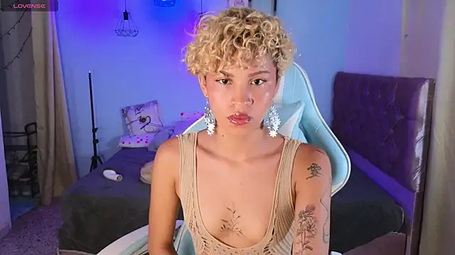 Snapshot of Peggy_Funn chatting on 01.12.25 Peggy Funn online show from 01.12.25