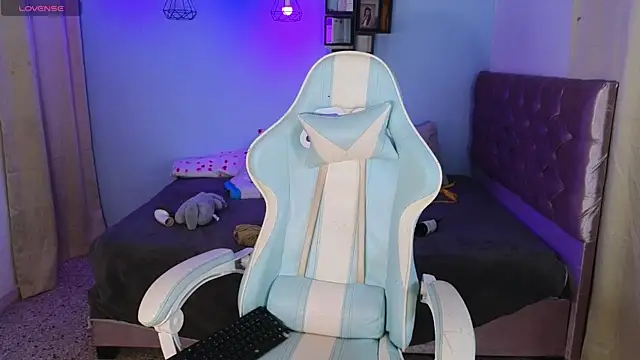 Snapshot of Peggy_Funn chatting on 01.13.25 Peggy Funn online show from 01.13.25