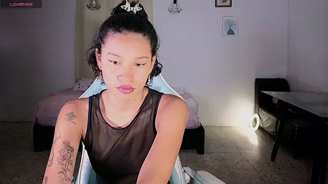 Snapshot of Peggy_Funn chatting on 10.02.25 Peggy Funn online show from 10.02.25