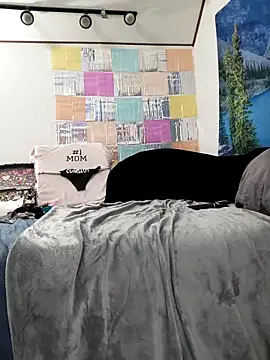 Snapshot of Venus22cumin chatting on 11.20.25 Venus22cumin online show from 11.20.25