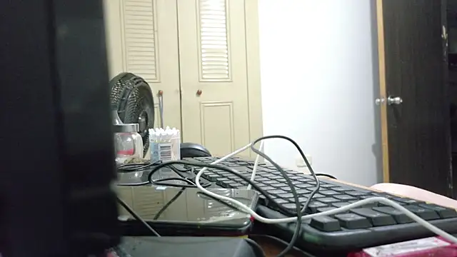 Snapshot of ladydeathz chatting on 12.14.25 ladydeathz online show from 12.14.25