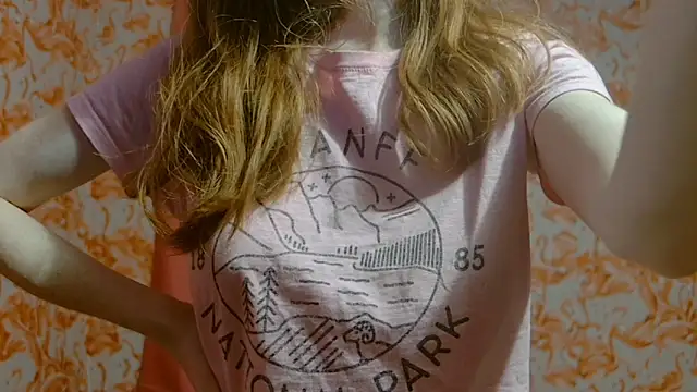 strawberrysmoothie online show from 12.25.24