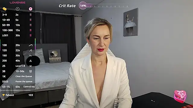 Snapshot of Vanessa_Nowak chatting on 12.05.25 Vanessa Nowak online show from 12.05.25