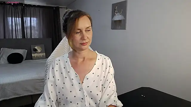 Vanessa Nowak online show from 05.20.26