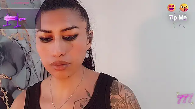 khiara moretti online show from 08.05.26