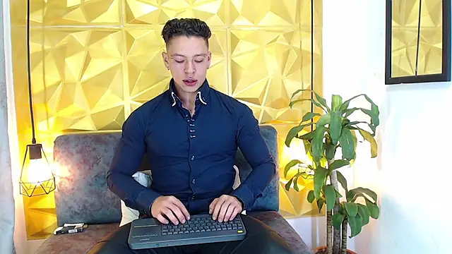 Snapshot of Baxter_Dex chatting on 12.08.24 Baxter Dex online show from 12.08.24