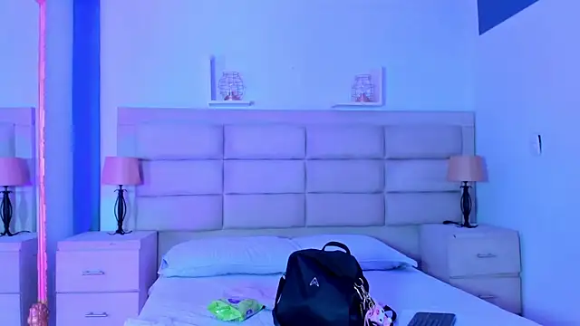 Agathaargent  online show from 10.29.25