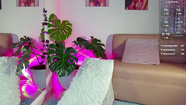 Snapshot of YourMandy chatting on 01.15.25 YourMandy online show from 01.15.25