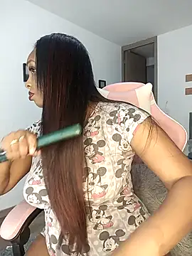 Snapshot of kitty__blackgl chatting on 01.31.25 kitty blackgl online show from 01.31.25