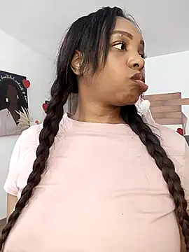 Snapshot of kitty__blackgl chatting on 02.15.25 kitty blackgl online show from 02.15.25