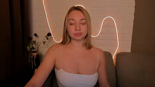 Snapshot of DanielaWisse chatting on 12.03.24 DanielaWisse online show from 12.03.24