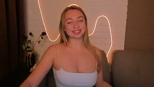 Snapshot of DanielaWisse chatting on 12.05.24 DanielaWisse online show from 12.05.24