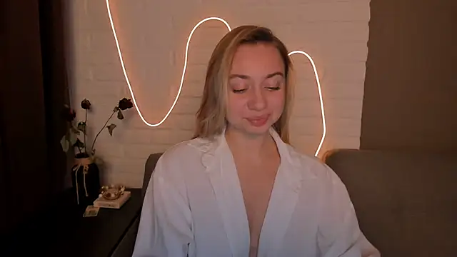 Snapshot of DanielaWisse chatting on 12.05.24 DanielaWisse online show from 12.05.24