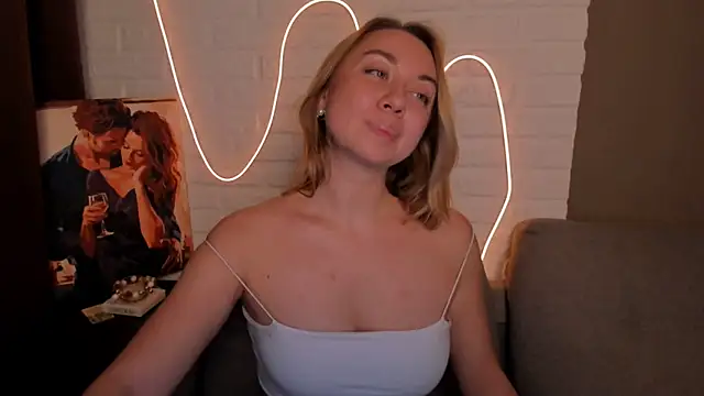 Snapshot of DanielaWisse chatting on 12.11.24 DanielaWisse online show from 12.11.24