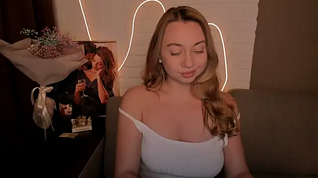 Snapshot of DanielaWisse chatting on 01.01.25 DanielaWisse online show from 01.01.25