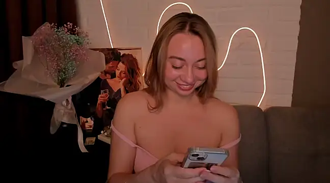 Snapshot of DanielaWisse chatting on 01.14.25 DanielaWisse online show from 01.14.25