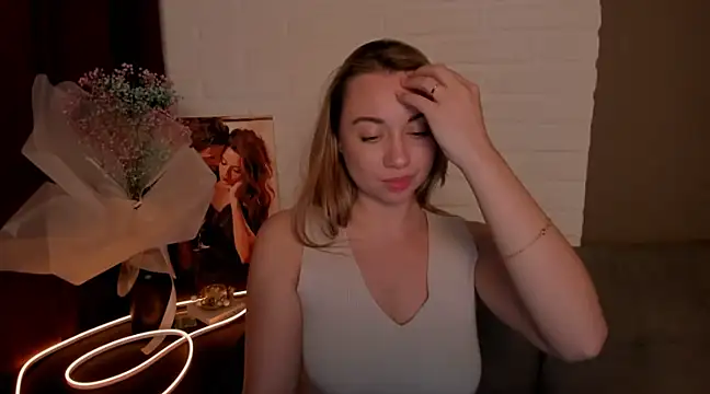 Snapshot of DanielaWisse chatting on 01.16.25 DanielaWisse online show from 01.16.25