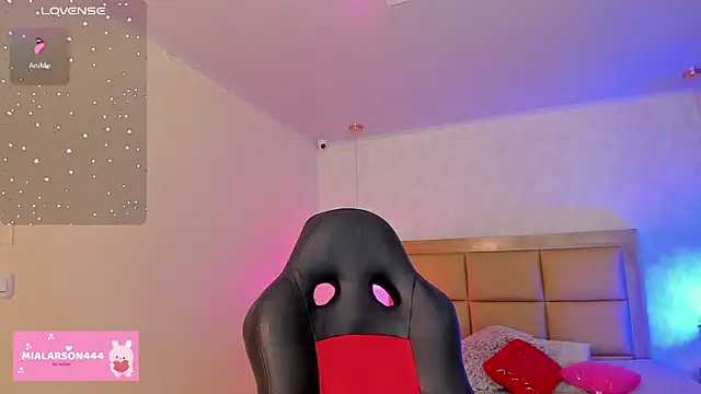 LARSONMIA online show from 02.25.26