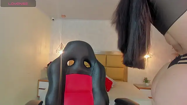 LARSONMIA online show from 03.20.26