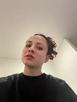 Snapshot of Megan_Rodrigo chatting on 06.11.26 Megan Rodrigo online show from 06.11.26