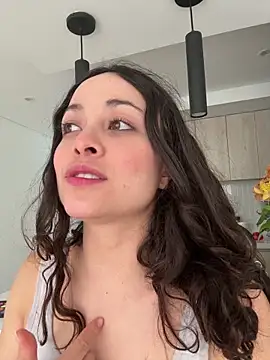 Snapshot of Megan_Rodrigo chatting on 06.18.26 Megan Rodrigo online show from 06.18.26