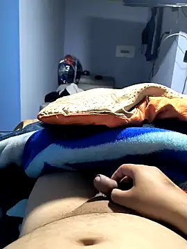 Snapshot of BatiBattman69 chatting on 02.15.25 BatiBattman69 online show from 02.15.25