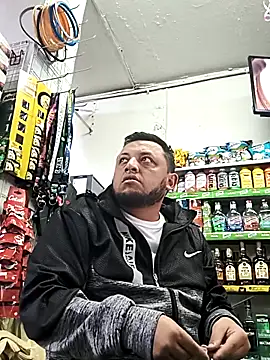 Snapshot of BatiBattman69 chatting on 02.21.25 BatiBattman69 online show from 02.21.25