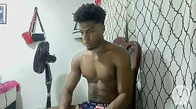 Snapshot of andrews2399 chatting on 02.10.25 andrews2399 online show from 02.10.25